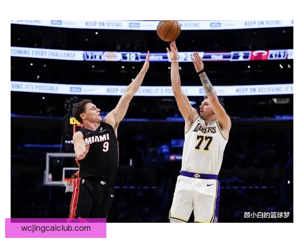 东契奇疯狂三月超强表现 高难度三分接连命中 比上次得分王更具统治力